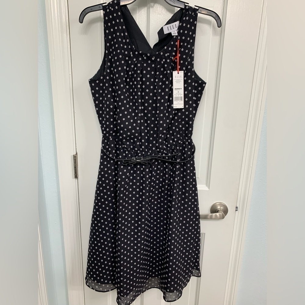Elle black/white, sleeveless dress w/ geometric pattern. Size M